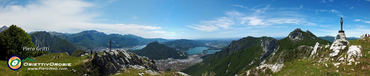 52 Panoramica ad ampio raggio  in vetta al Moregallo.jpg